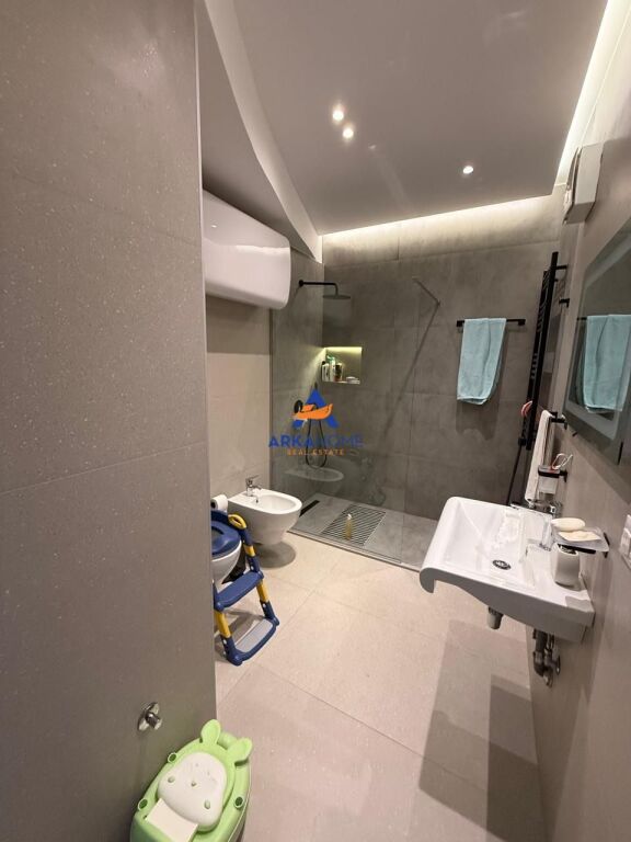 SHITET TRIPLEX " KODRA E DIELLIT 2 " 335.000 EURO