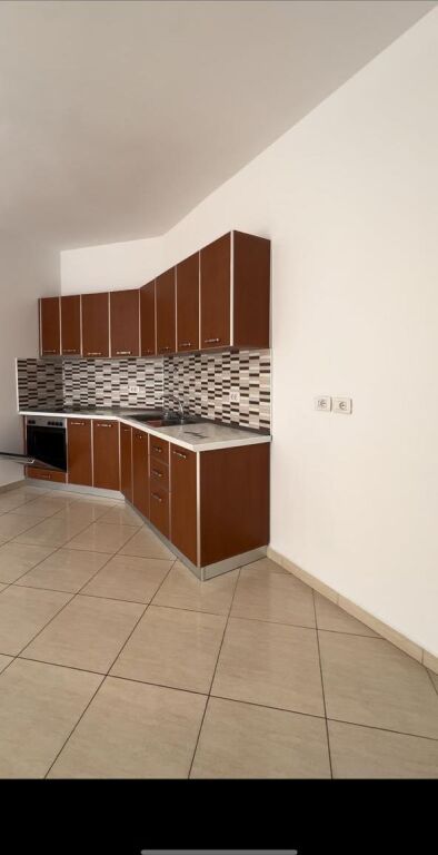 Jepet me qira apartament 2+1 – Astir tek WELLI