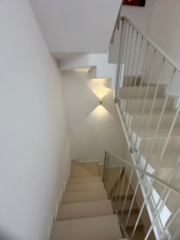 Jepet me qira vile 3 kateshe ne Farke me 2 poste 🅿️