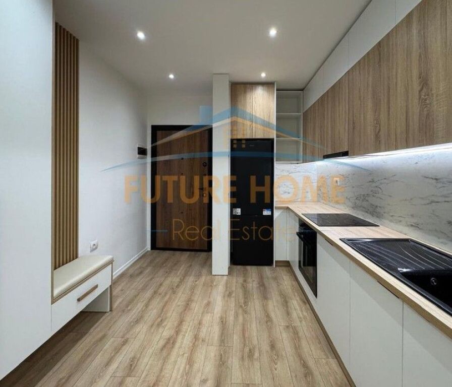 Shitet, Apartament 1+1, Rruga Fortuzi