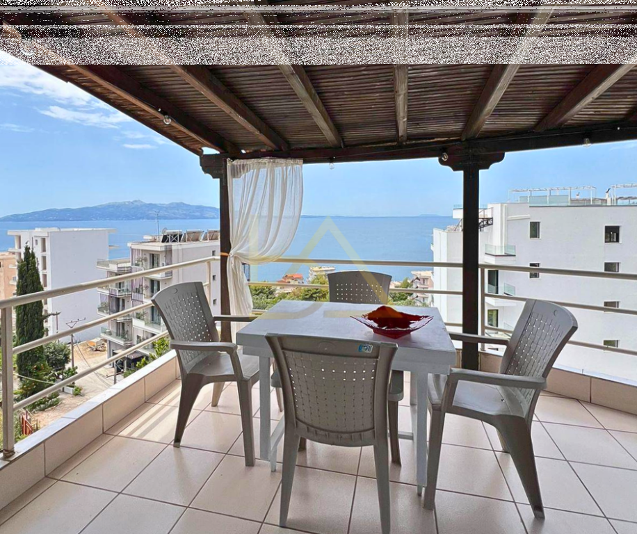 Shitet Papafingo me Pamje nga Deti – Sarandë