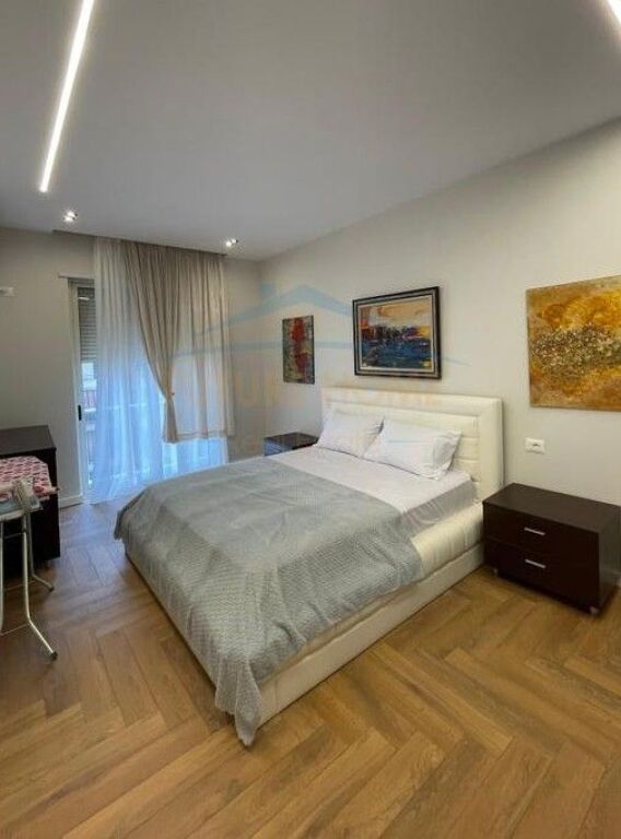 Qera , Apartament 2+1+POST PARKIMI , Pazari i Ri , Tirane