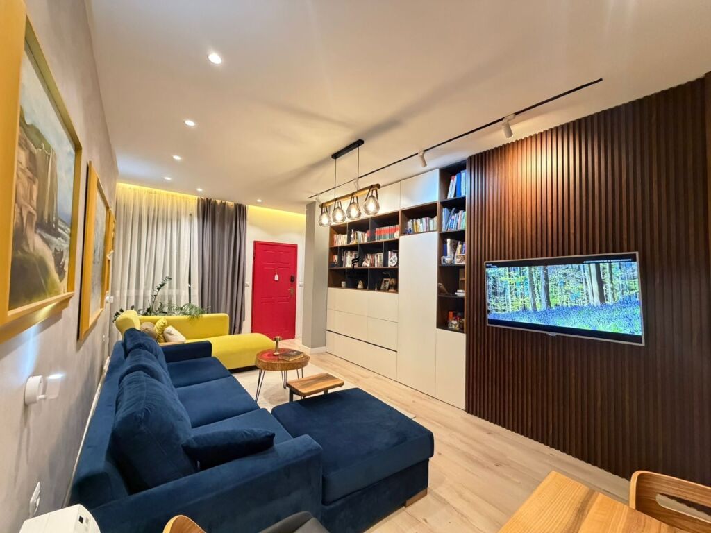 SHITET APARTAMENT 2+1+2+VERANDE KODRA E DIELLIT 355.000 EURO FH-58224