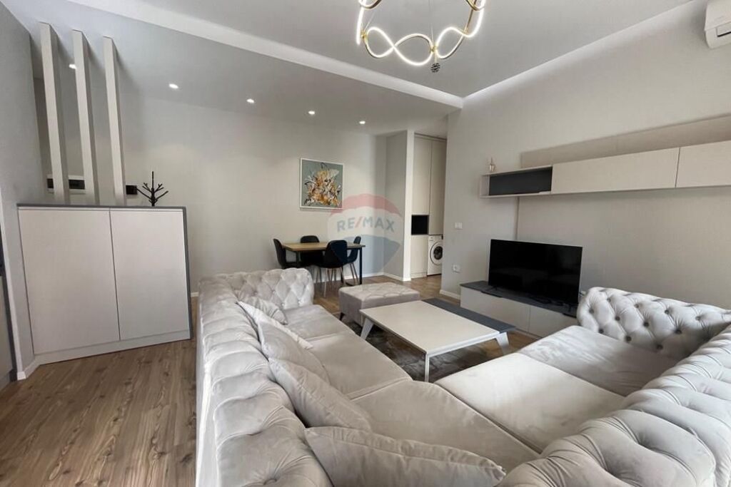 APARTAMENT 1+1 ME QIRA TE KOMPLEKSI DELIJORGJI!
