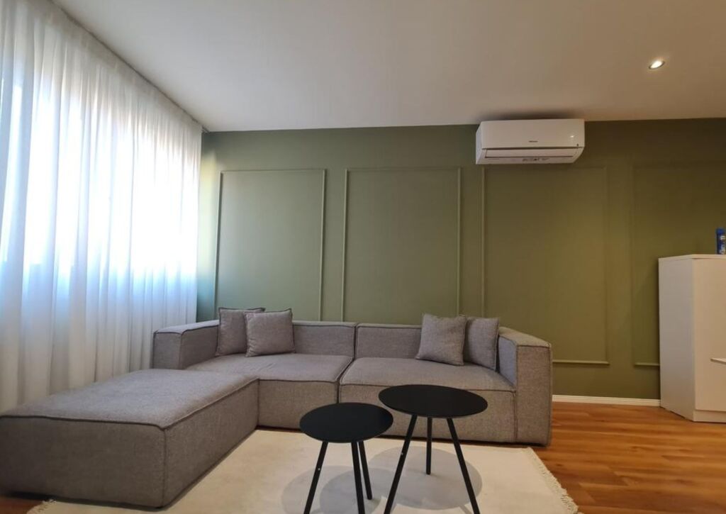 Ofron me qera apartament 2+1