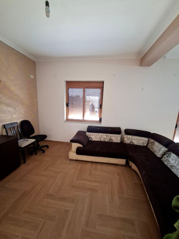 APARTAMENT 3+1+2 ME QIRA KODRA E PRIFTIT