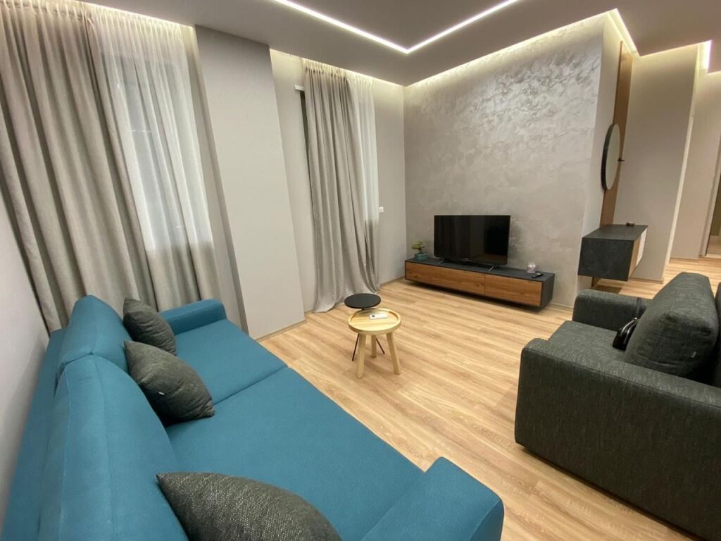 For rent 1+1 at Foleja e Gjelber near Zogu te Zi 700€