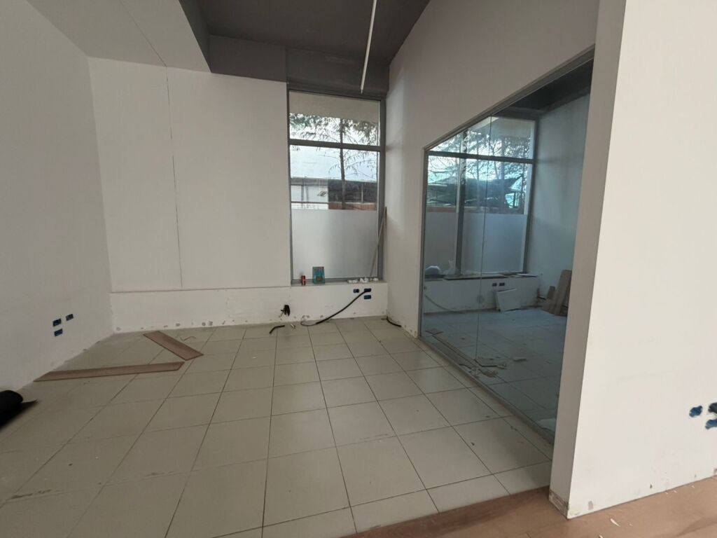 Japim me qera ambient open space Kopshti Botanik