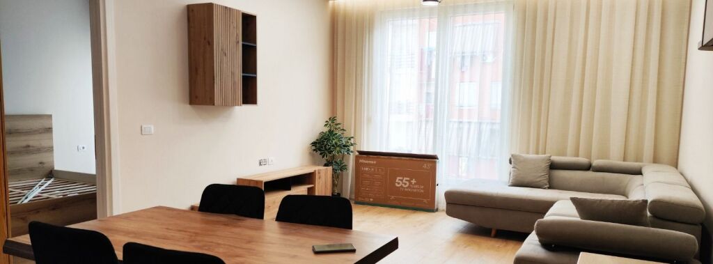 Jepet me qera Apartamenti 1+1 , rruga Petrela Stacioni i Trenit 700 Mije leke