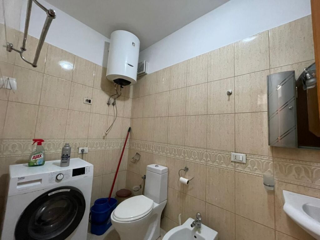 Apartament 1+1 per qira tek Kika 1 tek Komuna e Parisit.