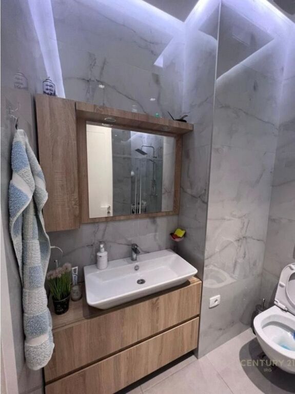 JEPET ME QERA APARTAMENT 1+1 TEK KOMPLEKSI DELIJORGJI!