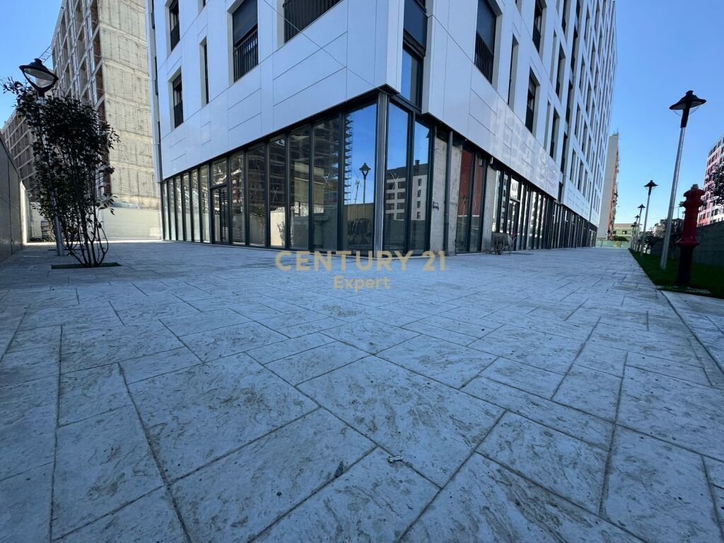 AFFITTO LOCALE COMMERCIALE DIVISO IN AMBIENTI PIÙ PICCOLI IN AFFITTO FRONTE STRADA, NUOVO BOULEVARD POSSIBILITÀ DUPLEX 10 POSTI AUTO !!