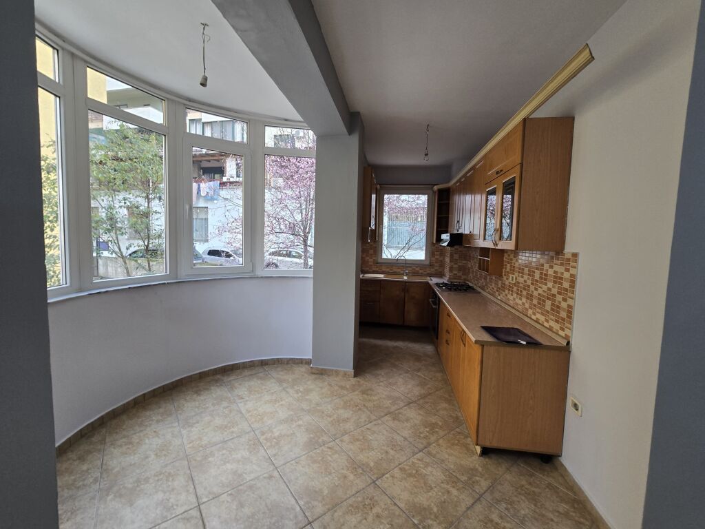 Appartamento 2+1+2 in vendita Eleonora (Komuna Parisit)