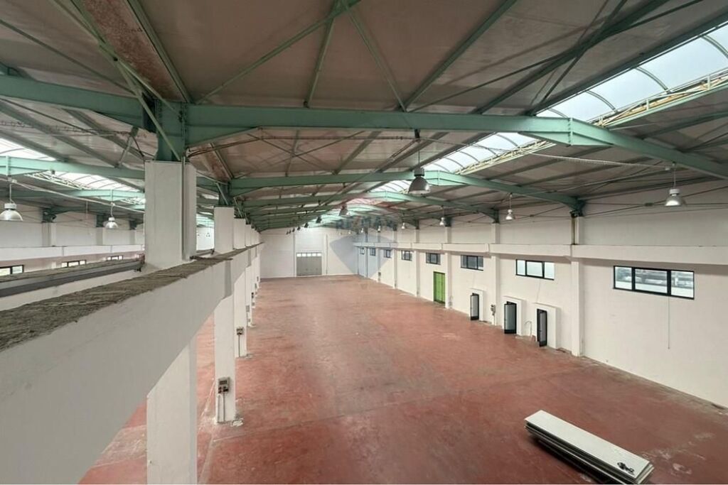 Magazzino / Capannone in affitto – Vaqarr, Tirana