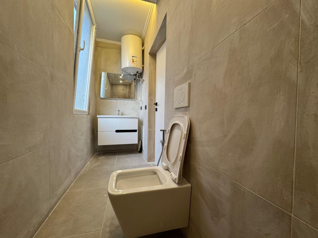 JEPET ME QIRA NJESI BIZNESI – BLLOK,Vesa Center