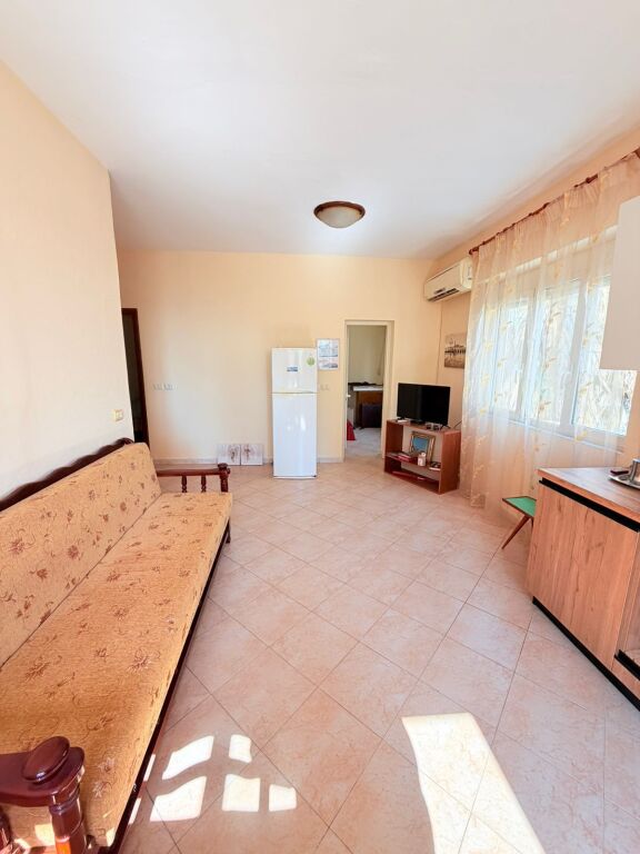 JEPET ME QERA APARTAMENT 2+1 PRANE SHKOLLES EFTALI KOCI, DURRES