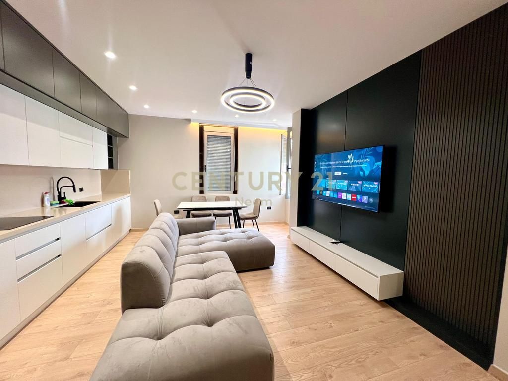 Affitto, Kodra e Diellit, Appartamento Moderno 3+1+2 con posto auto