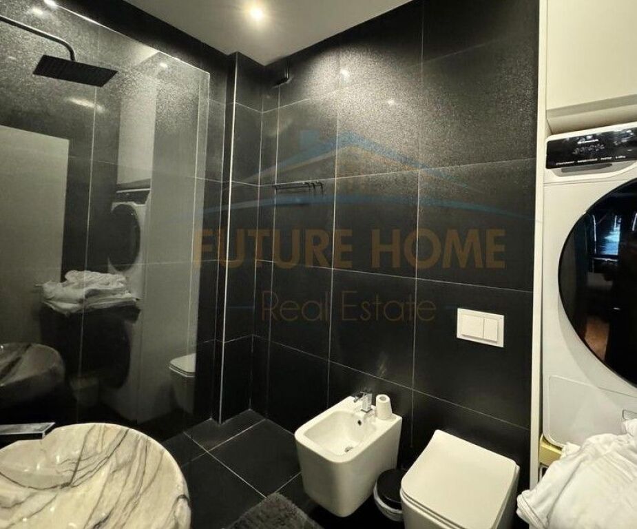 Shitet, Apartament 2+1+2, Tirana Garden Building, Tirane.