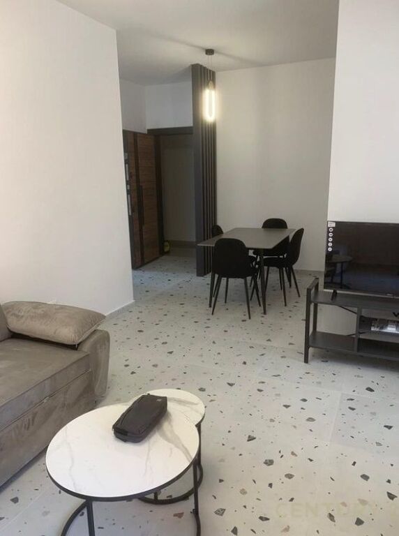 Apartament me qira 1+1 , 5 Maji
