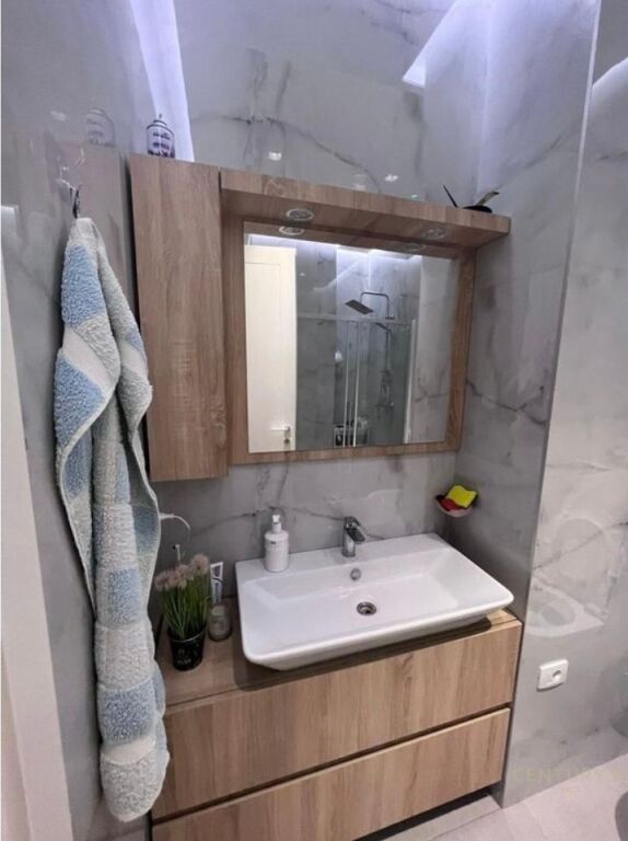 JEPET ME QERA APARTAMENT 1+1 TEK KOMPLEKSI DELIJORGJI!