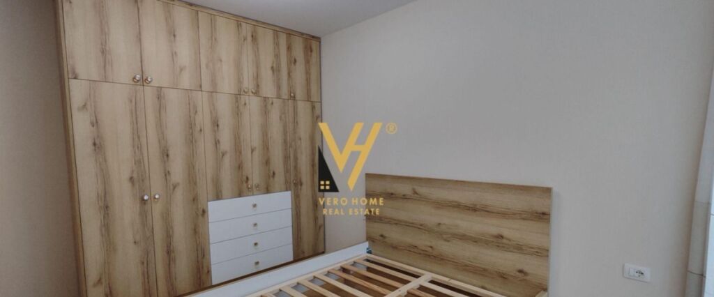 JEPET APARTAMENT 1+1+BLK ME QIRA TE BULEVARDI I RI 65.000 LEKE