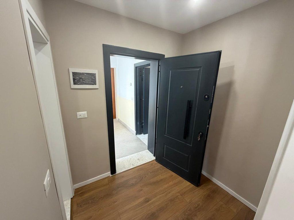 Shitet, Apartament 1+1 , Rruga Mine Peza, Tiranë