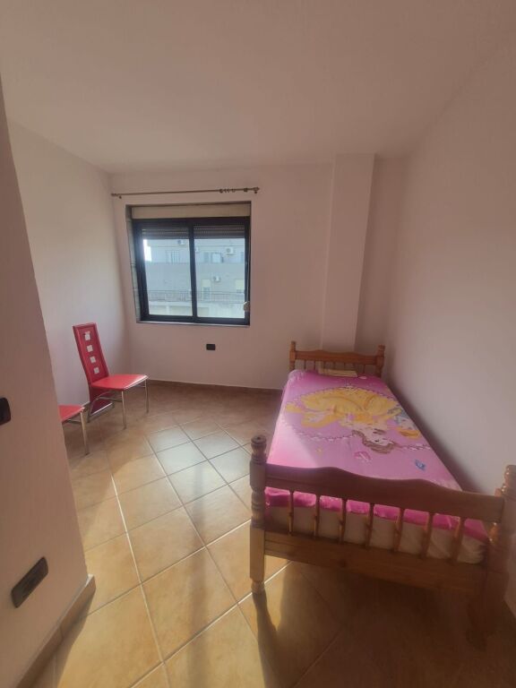 Jepet me qira apartament 2+1