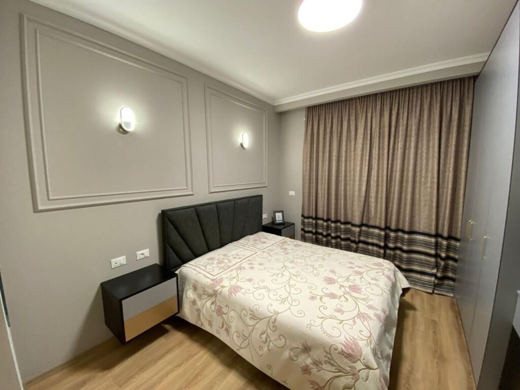 Qera, Apartament 1+1, Zogu I Zi, Tiranë. Apartamenti ndodhet tek rezidenca "Foleja e Gjelbër"
