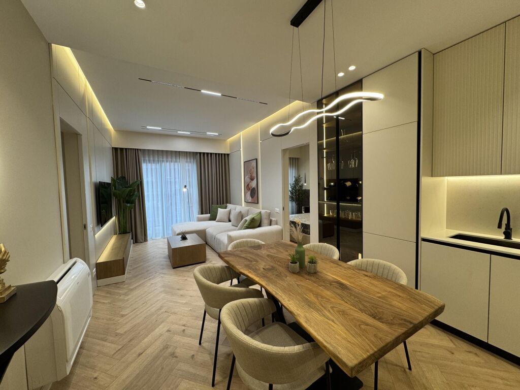 APARTAMENT MODERN PËR QIRA GARDEN BUILDING Rruga e Kavajes !