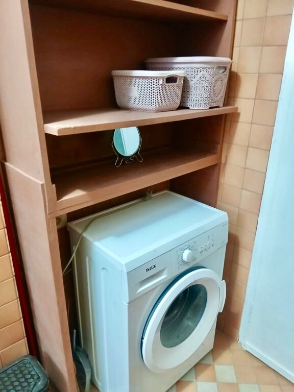 🏢Pak minuta larg Ures se Tabakeve,jepet me qera apartament1+1,i mobiluar. 48,000Leke          