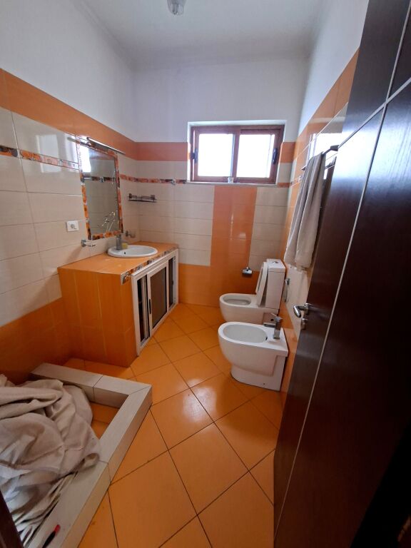 APARTAMENT 3+1+2 ME QIRA KODRA E PRIFTIT
