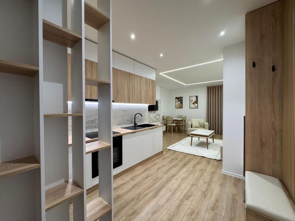 SUPER APARTAMENT 1+1 PER SHITJE TEK RRUGA FORTUZI