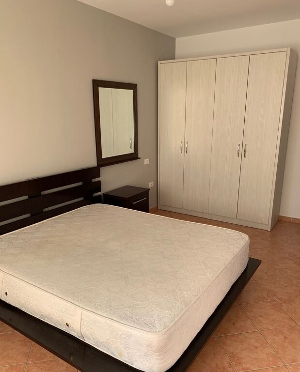 Jepet me qera Apartamenti 2+1 , Komuna Parisit, Kompleksi KiKa 1 650 mije leke