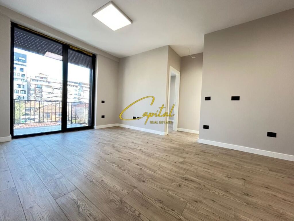 LOCALE COMMERCIALE IN AFFITTO 75 M2 SCUOLA ROSSA 650 EURO