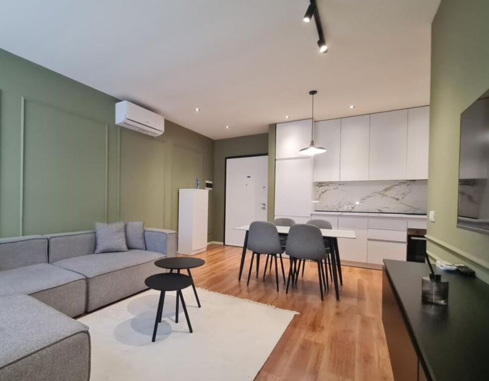 Ofron me qera apartament 2+1