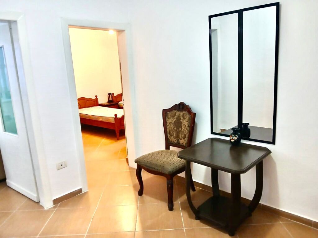 🏢Pak minuta larg Ures se Tabakeve,jepet me qera apartament1+1,i mobiluar. 48,000Leke          