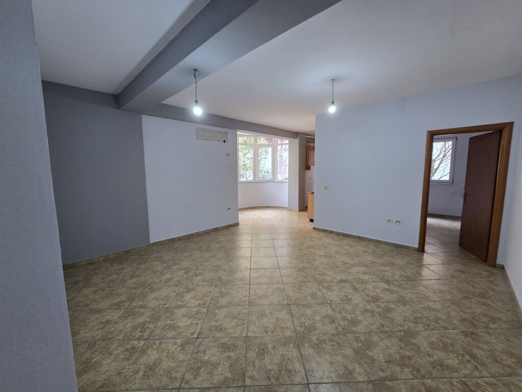 Appartamento 2+1+2 in vendita Eleonora (Komuna Parisit)