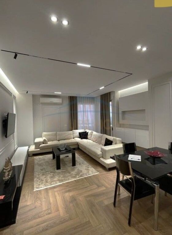 Affitto, Appartamento 2+1+Posto Auto, Mercato Nuovo, Tirana