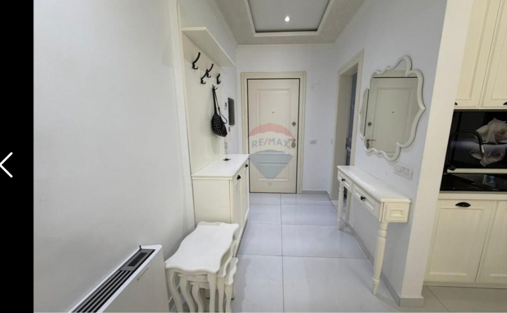 Apartment for sale 2+1+2 in Xhamllik