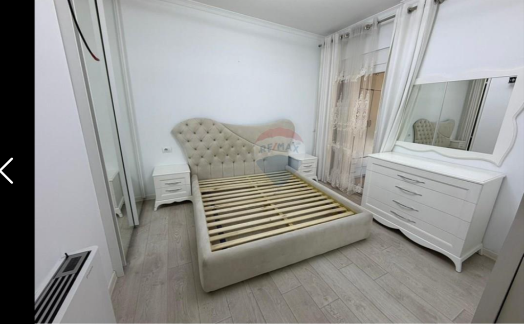 Apartment for sale 2+1+2 in Xhamllik