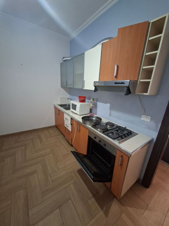 APARTAMENT 3+1+2 ME QIRA KODRA E PRIFTIT