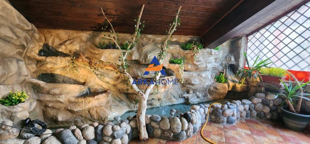 JEPET VILE ME QERA 4 KATESHE "NE MYSLYM SHYR,RRUGA ISLAM ALLA" 4000 EURO