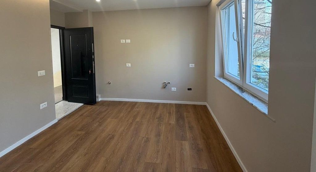 For sale, Apartment 1+1, Mine Peza Street, Tirana