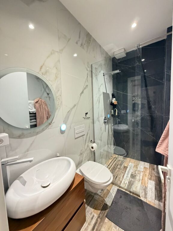 SHITET APARTAMENT 2+1+2+VERANDE KODRA E DIELLIT 355.000 EURO FH-58224