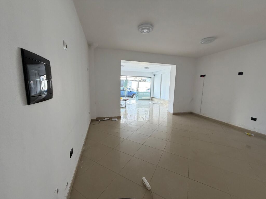 Shitet ambjent biznesi durres