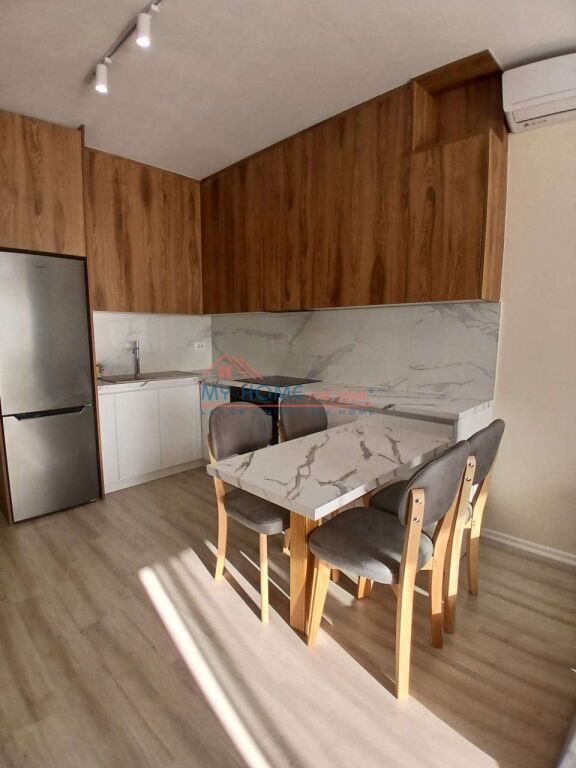 Apartament 2+1 me Qira te Zogu i Zi Tirane