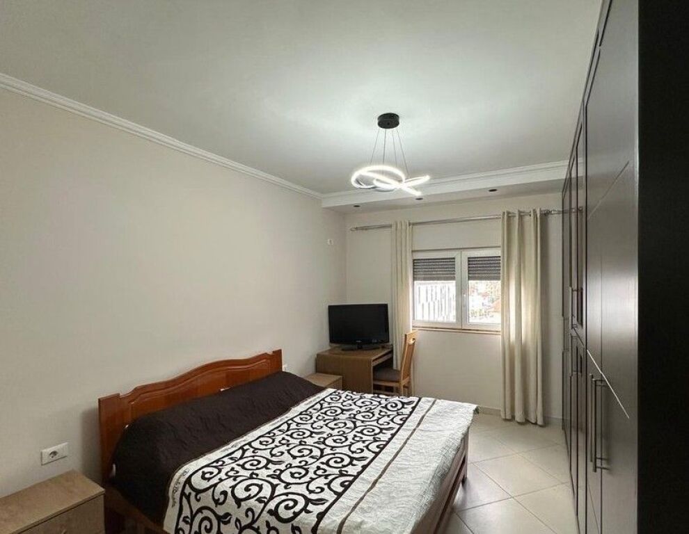 Qira, Apartament 2+1+2 Me Post Parkimi në Astir