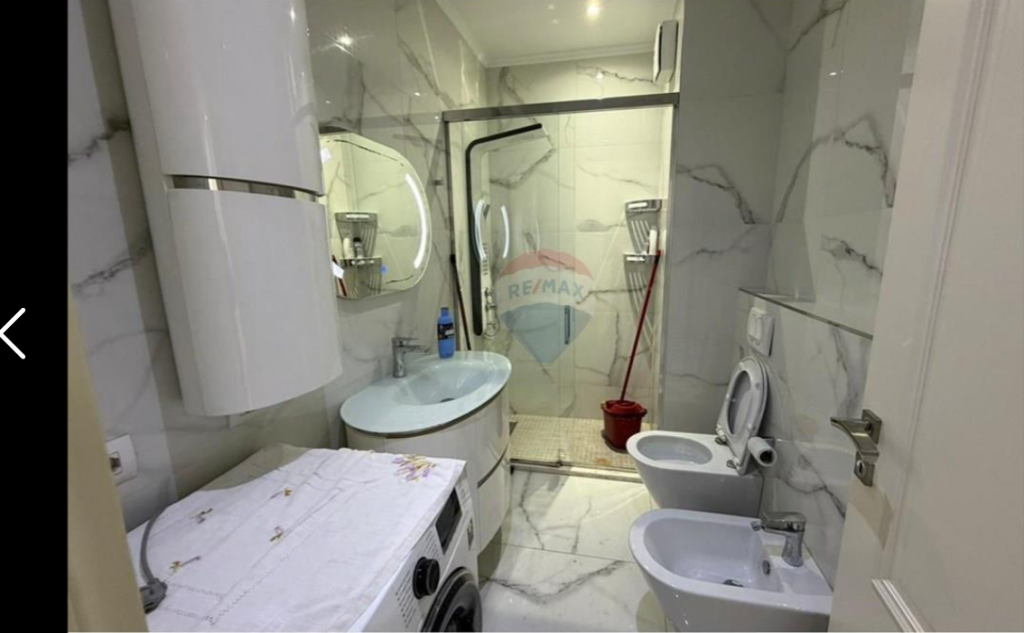 Apartment for sale 2+1+2 in Xhamllik