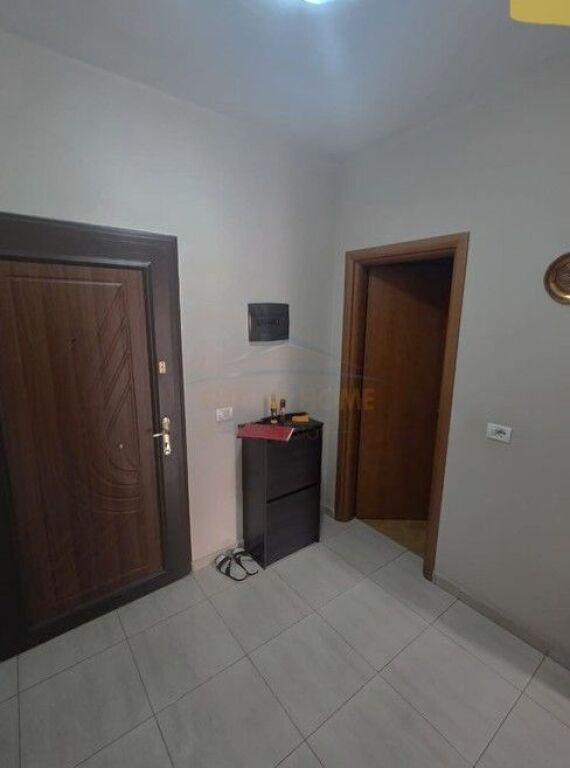 Shitet,Apartament 1+1, Unaza e Re, Tirane
