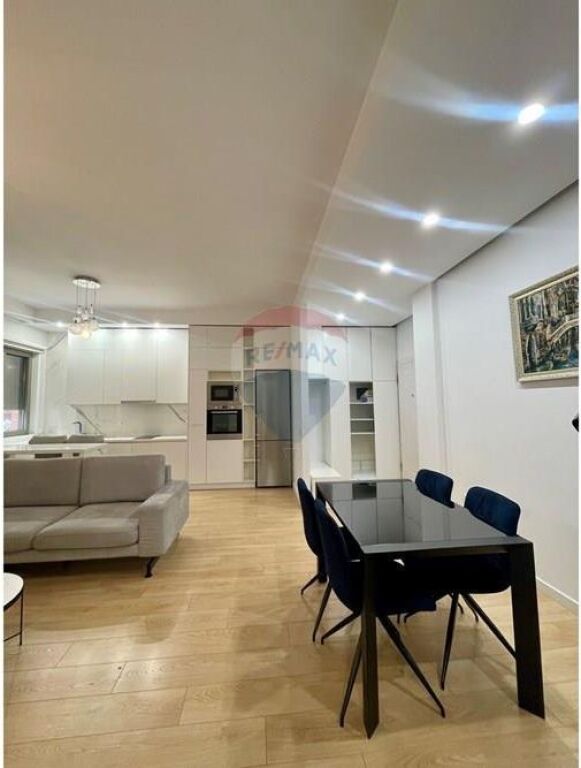 Apartament - Për Qira - Kompleksi Delijorgji, Tiranë